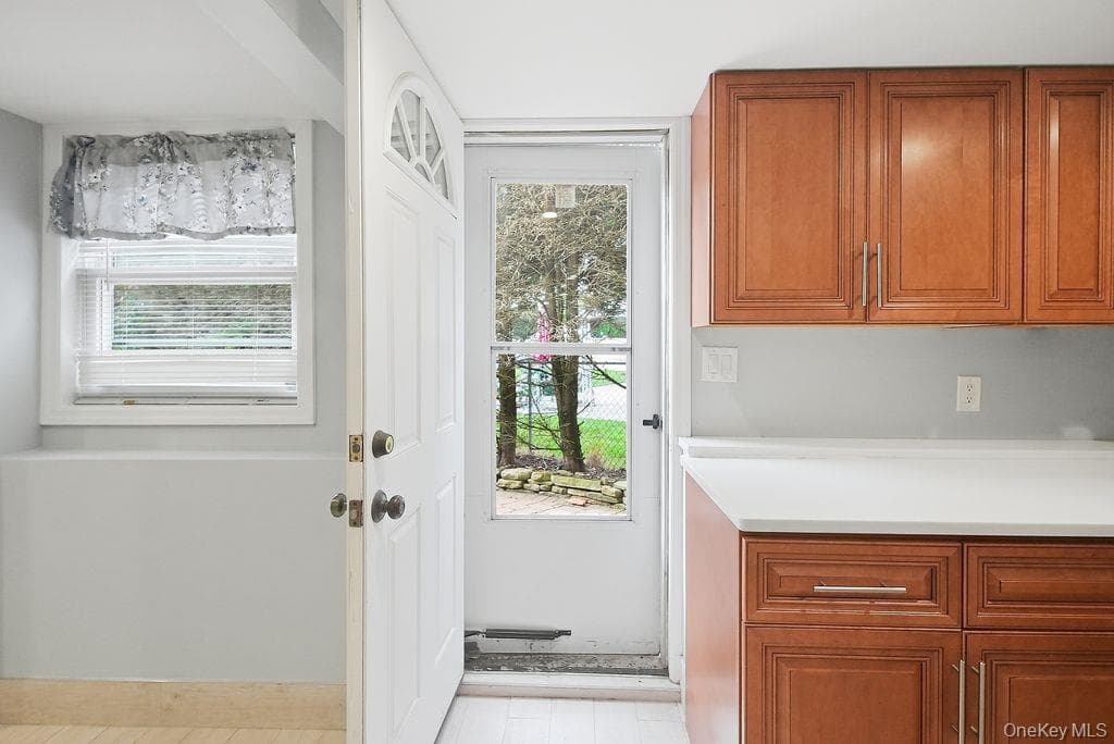1072 Hicksville Road thumbnail 28