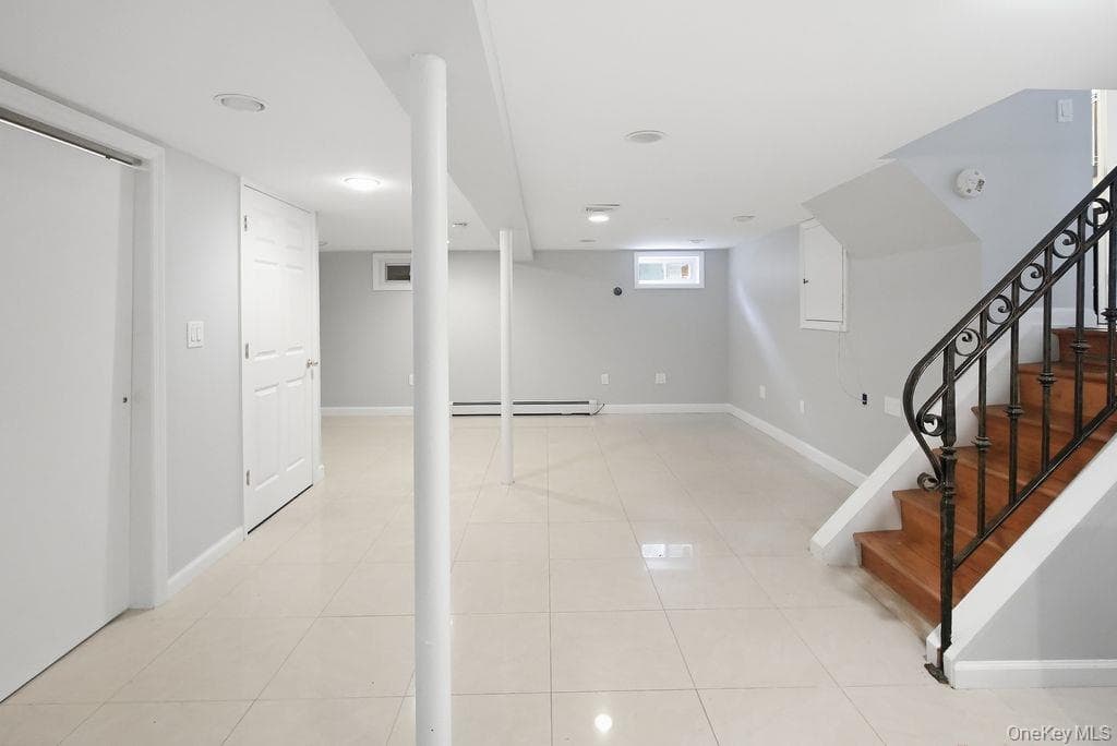 1072 Hicksville Road thumbnail 20
