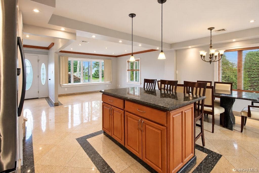 1072 Hicksville Road thumbnail 7