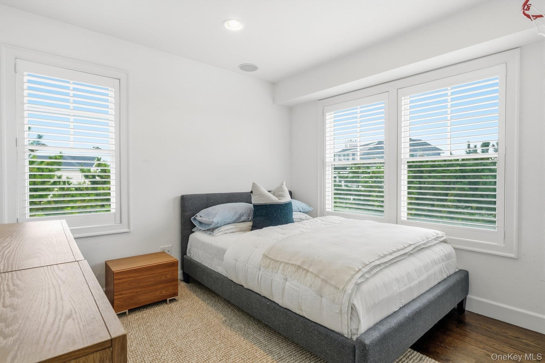 824 Dune Road thumbnail 17