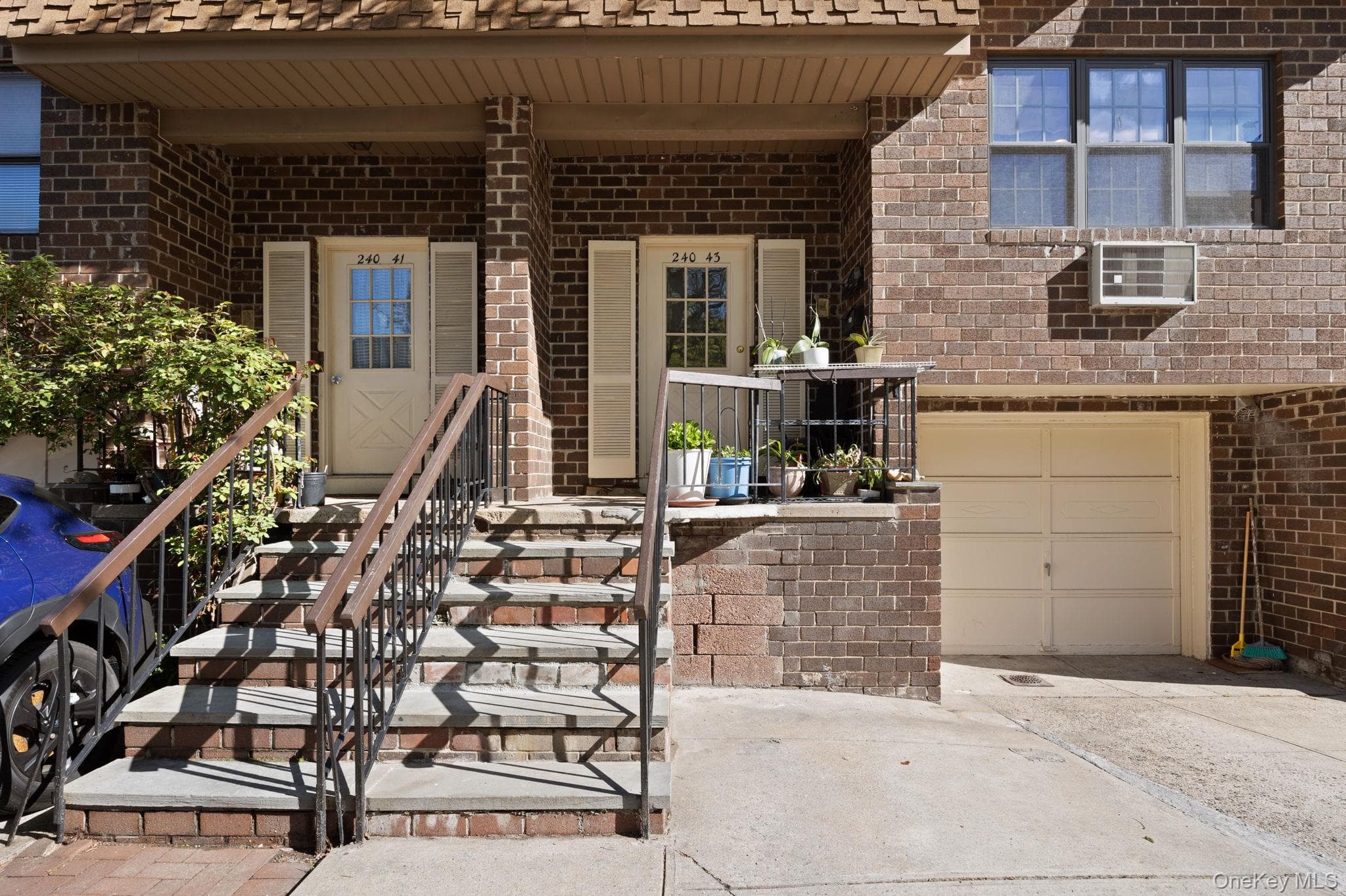240-43 69 Avenue thumbnail 3