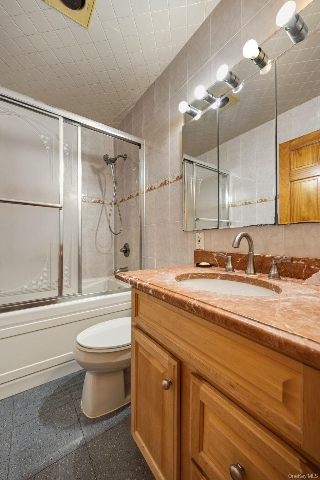 240-43 69 Avenue thumbnail 20