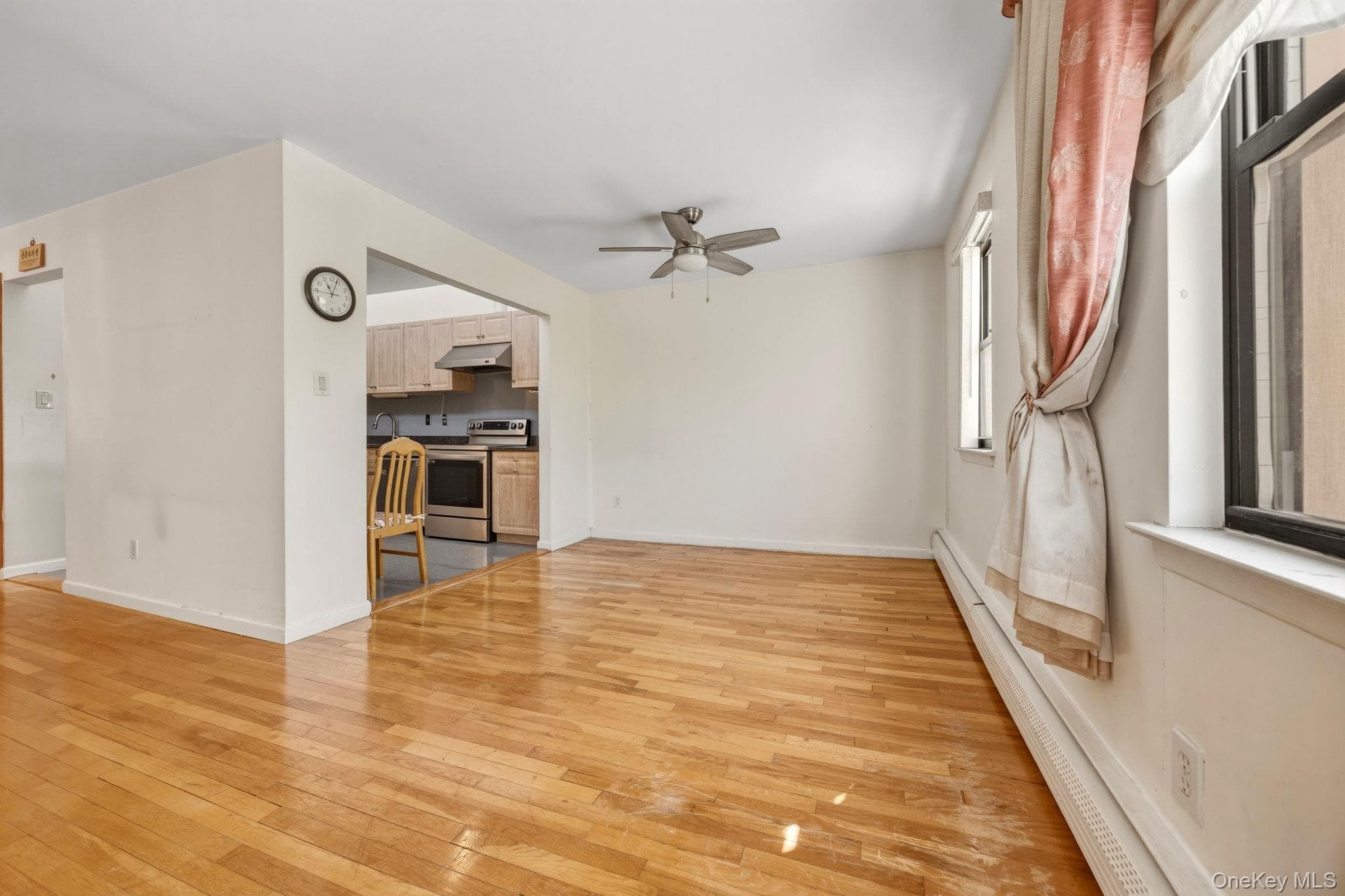 240-43 69 Avenue thumbnail 16