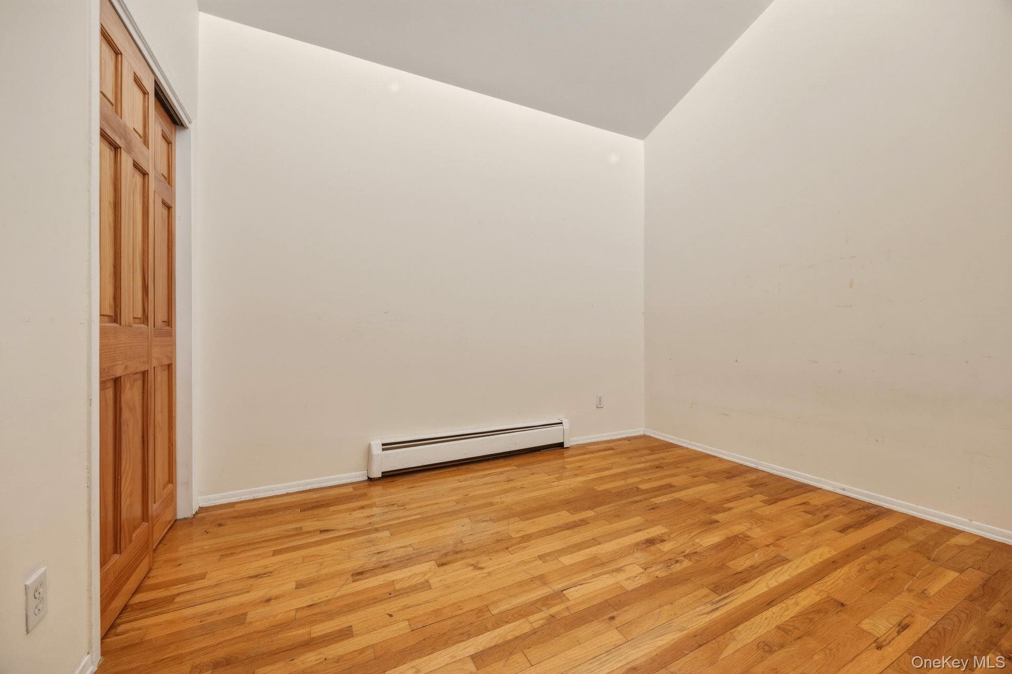 240-43 69 Avenue thumbnail 24