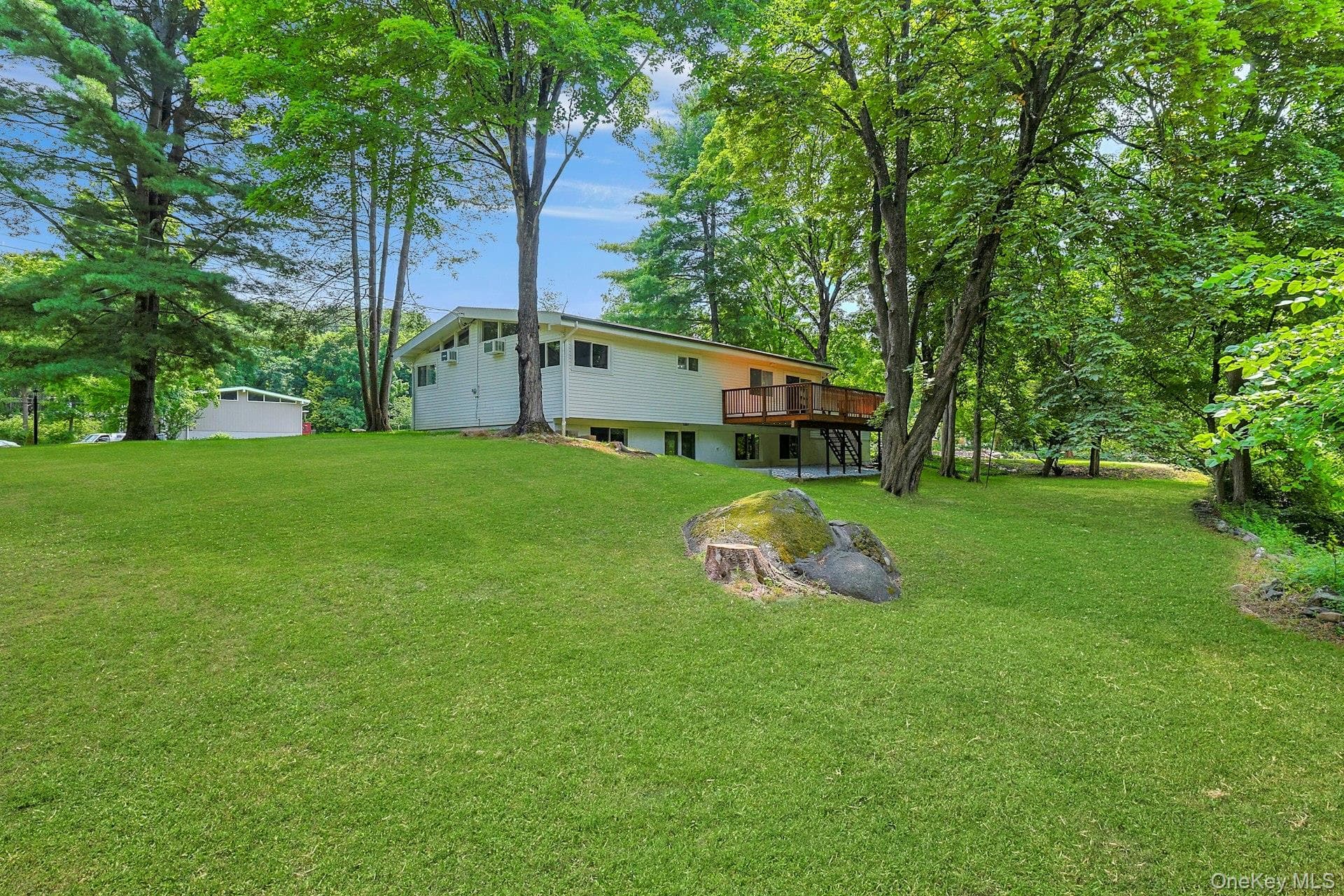 252 Watch Hill Road thumbnail 32