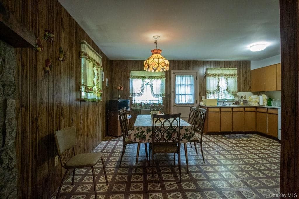 810 Ulster Heights Road thumbnail 11