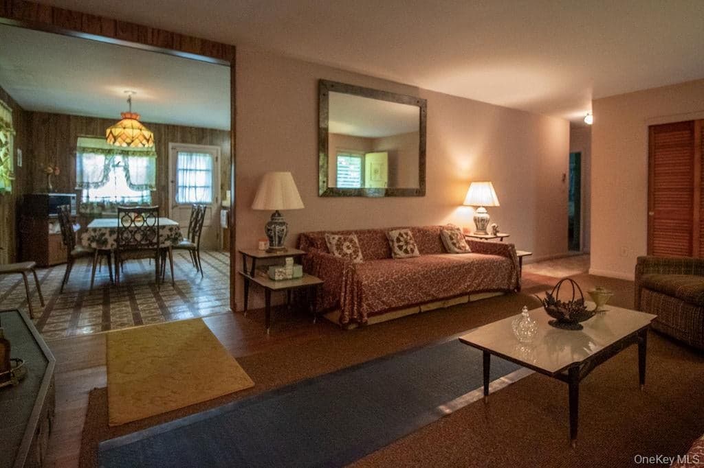 810 Ulster Heights Road thumbnail 10