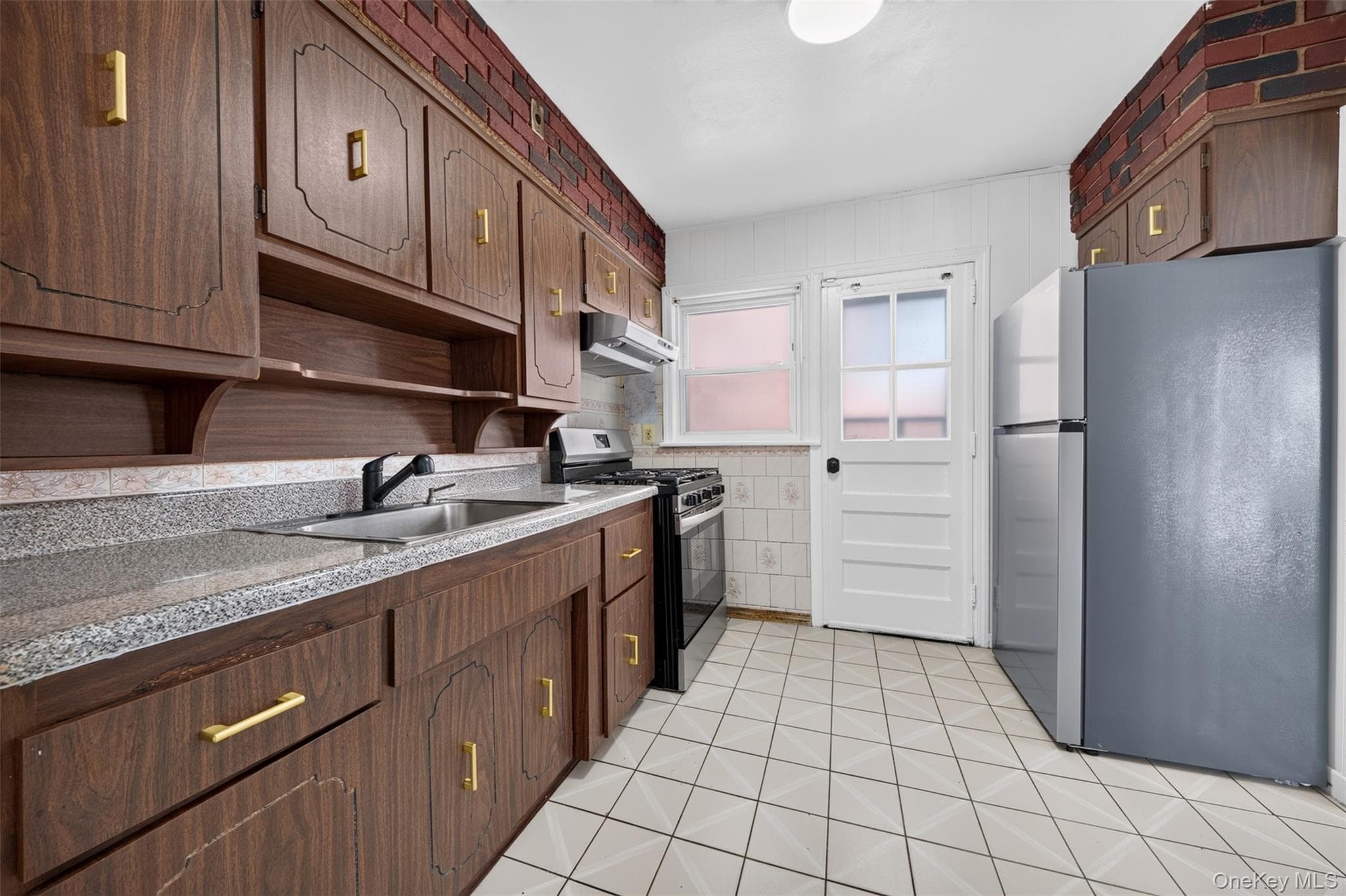89-68 Springfield Boulevard thumbnail 5