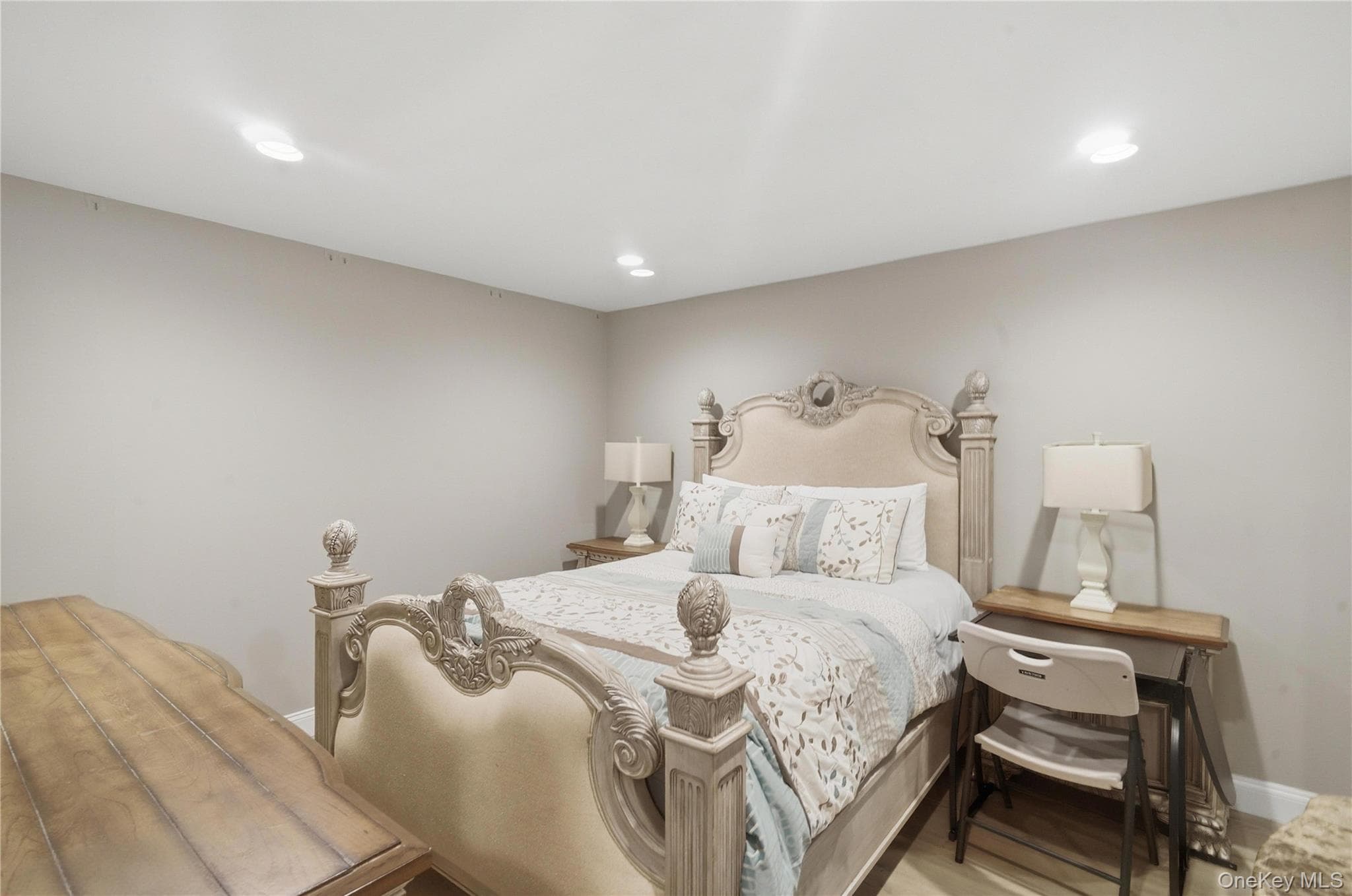 27 Davison Place thumbnail 32