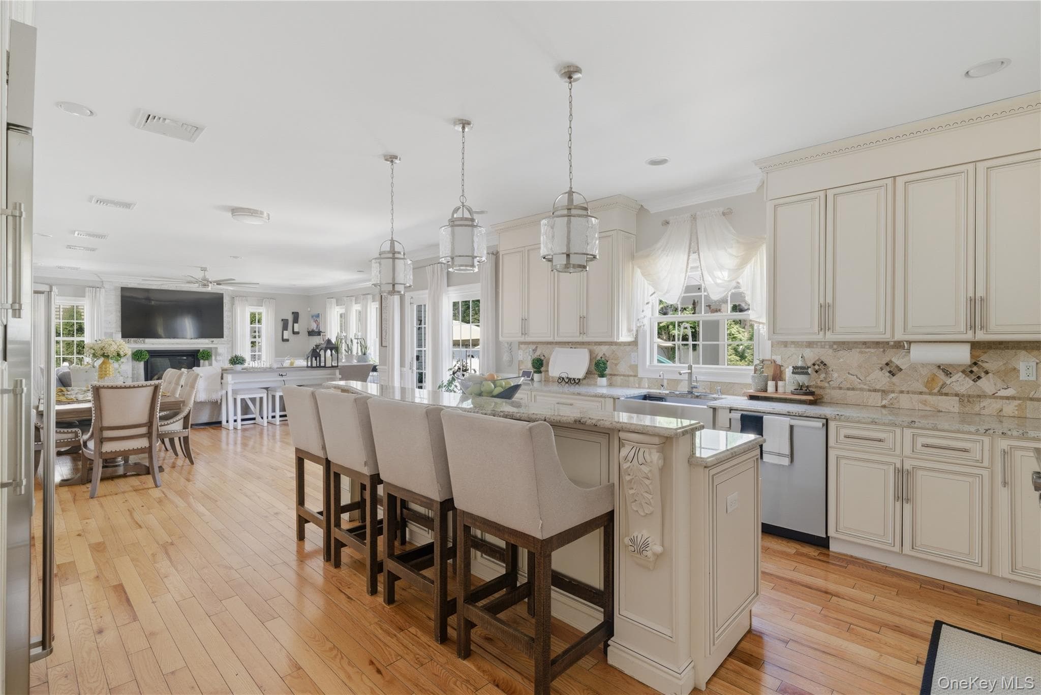 27 Davison Place thumbnail 16
