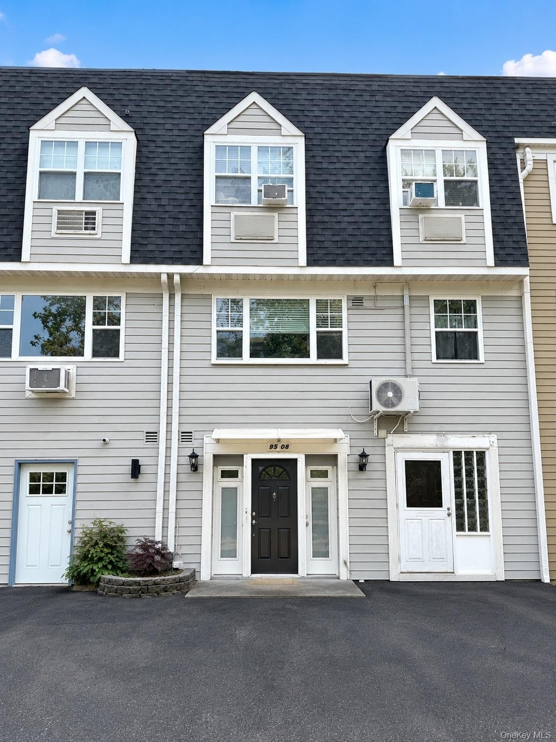 9508 Shore Front Parkway thumbnail 25