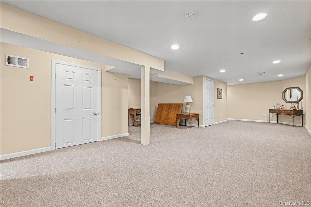 156 Spring Drive thumbnail 15