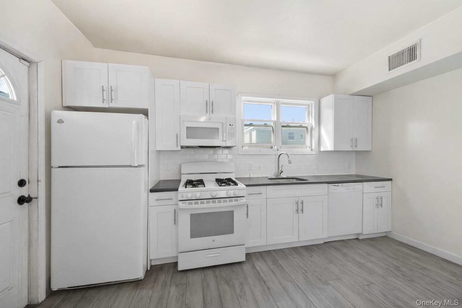 2710 Lurting Avenue thumbnail 19