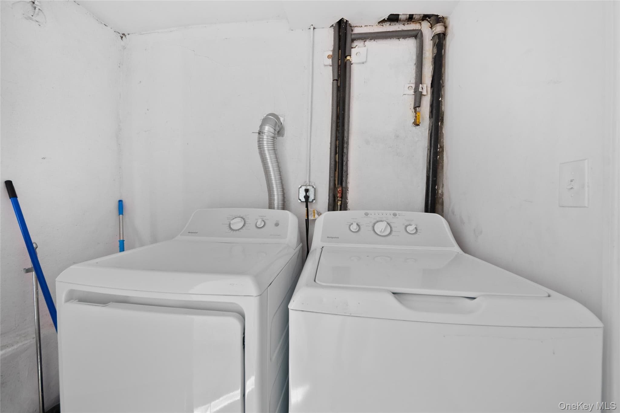 2710 Lurting Avenue thumbnail 17