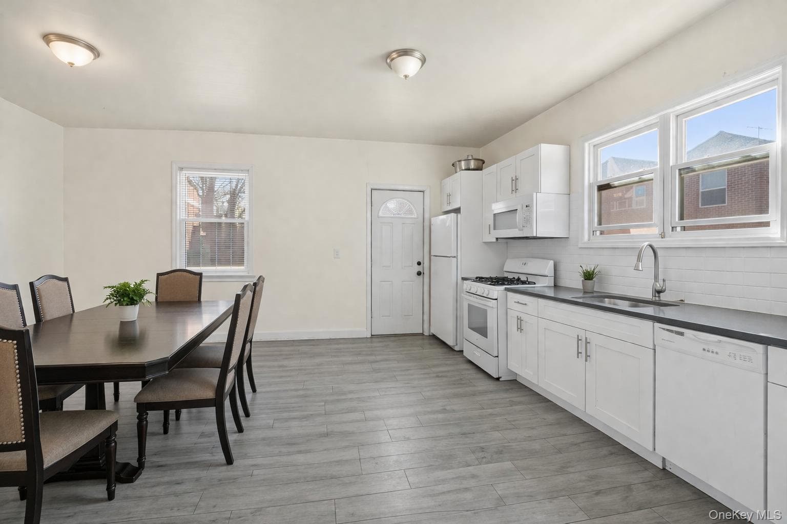 2710 Lurting Avenue thumbnail 21