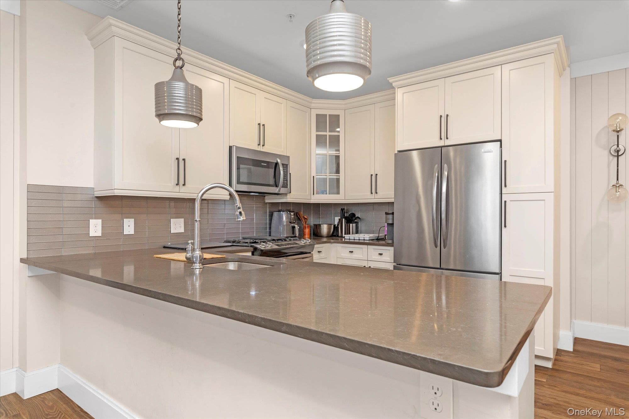 214 Marina Pointe Drive Unit: 214 thumbnail 6