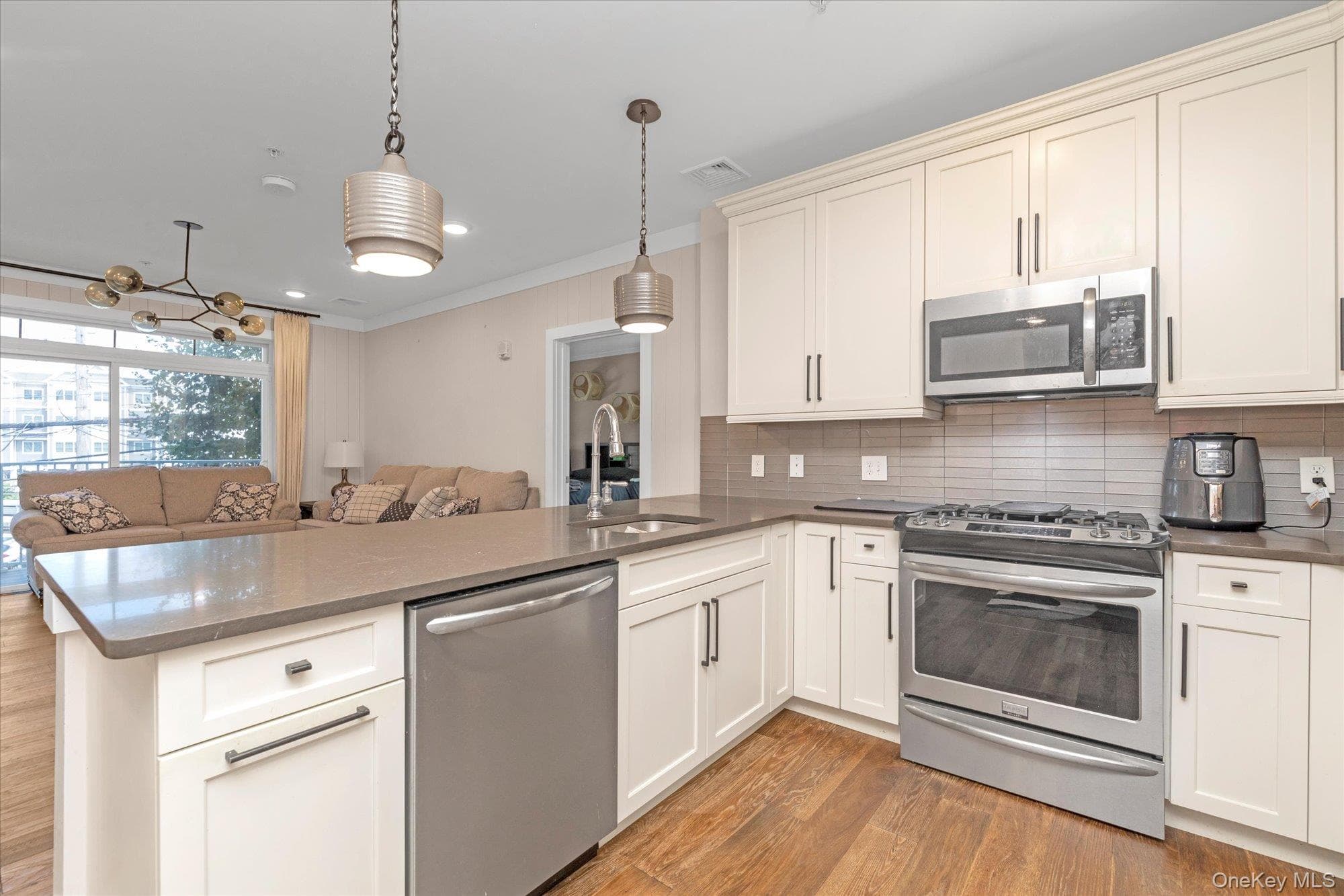214 Marina Pointe Drive Unit: 214 thumbnail 7