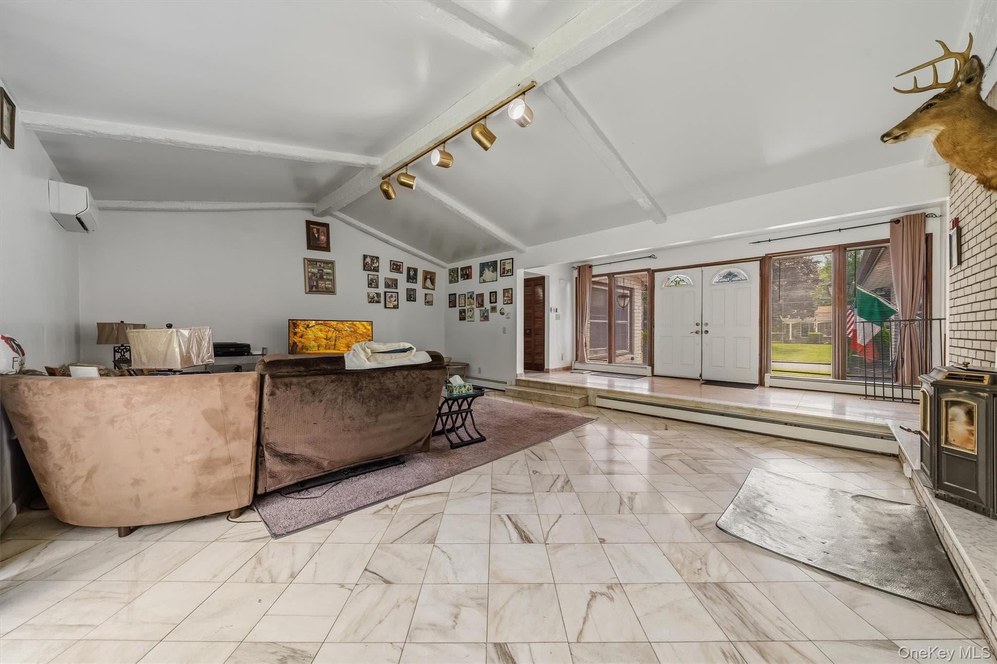 9 Carpenter Road thumbnail 2