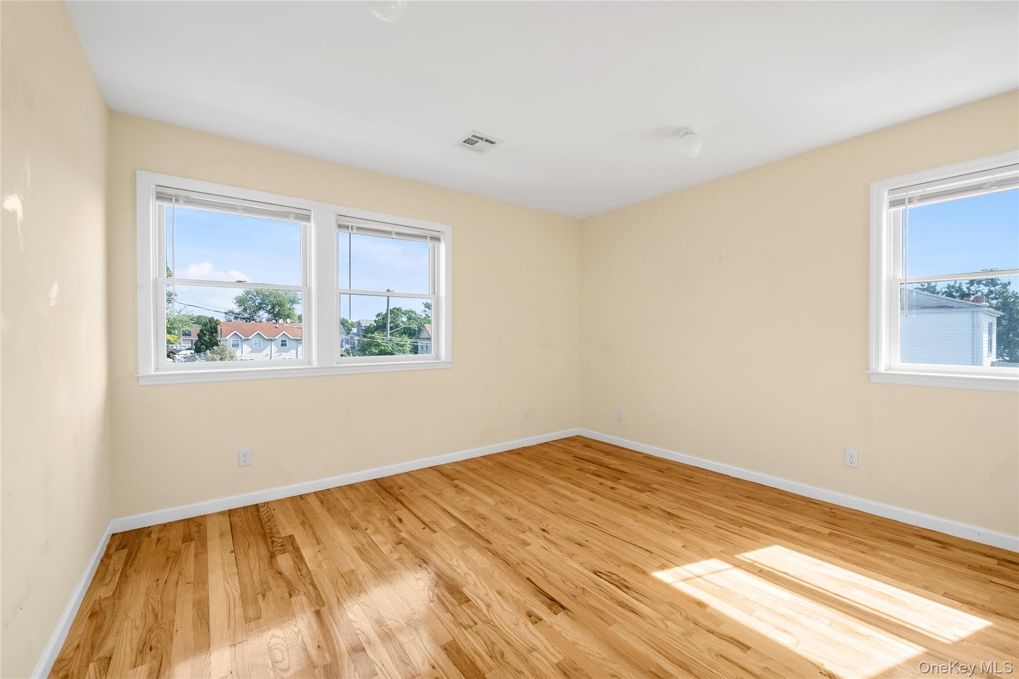 99-63 Lockwood Court thumbnail 11