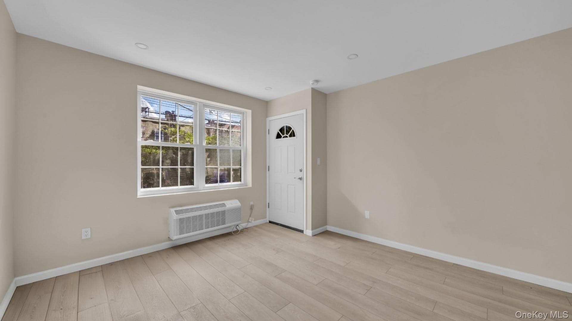 955 E 229th Street thumbnail 14