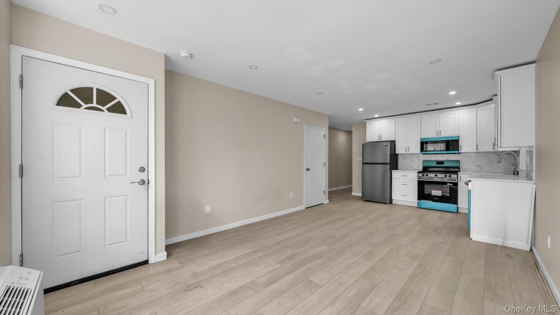 955 E 229th Street thumbnail 13