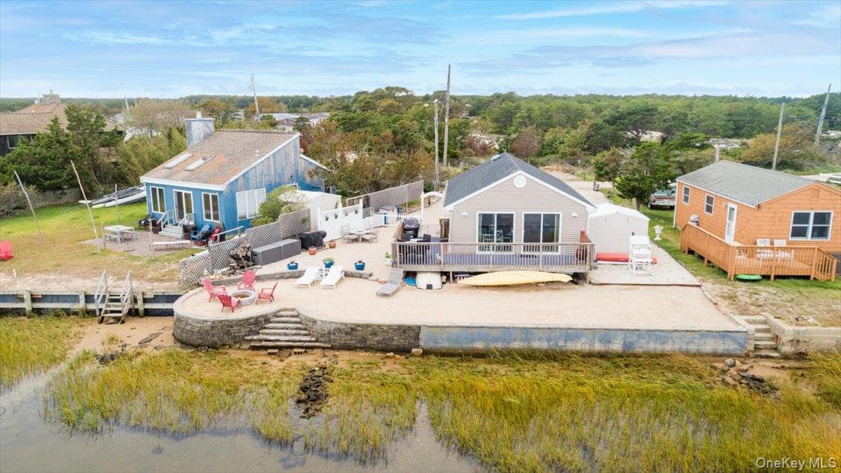 106 Shore Drive, Amagansett