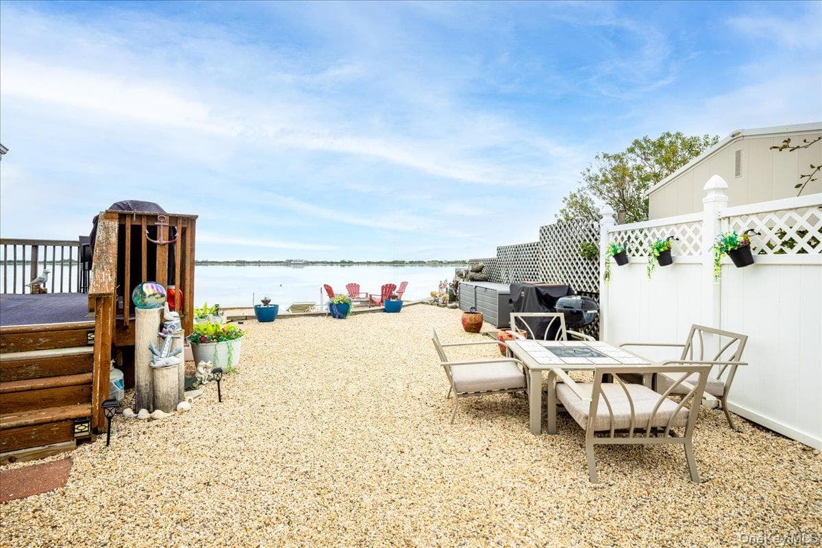 106 Shore Drive thumbnail 16