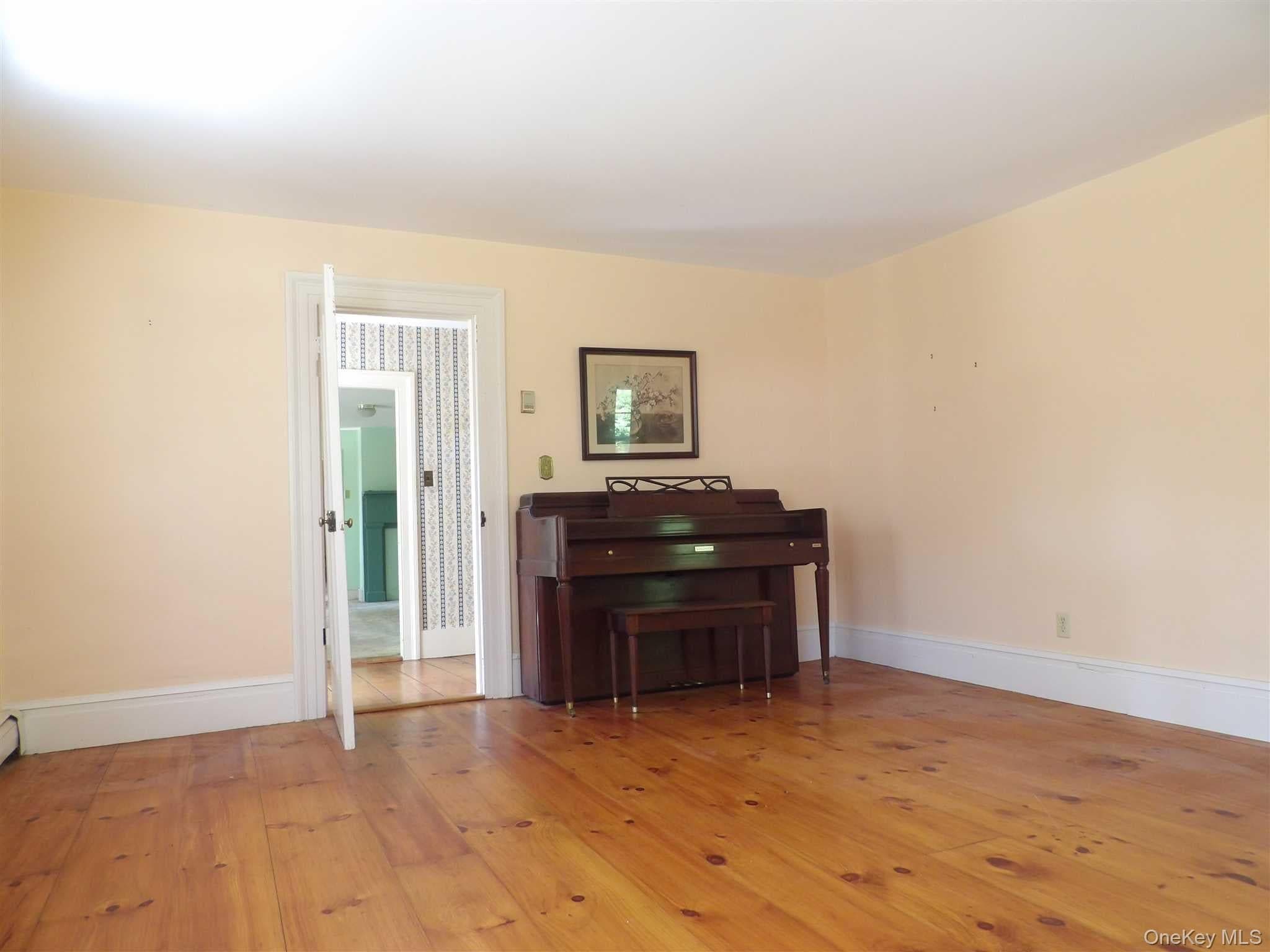 303 Hicks Hill Road thumbnail 21