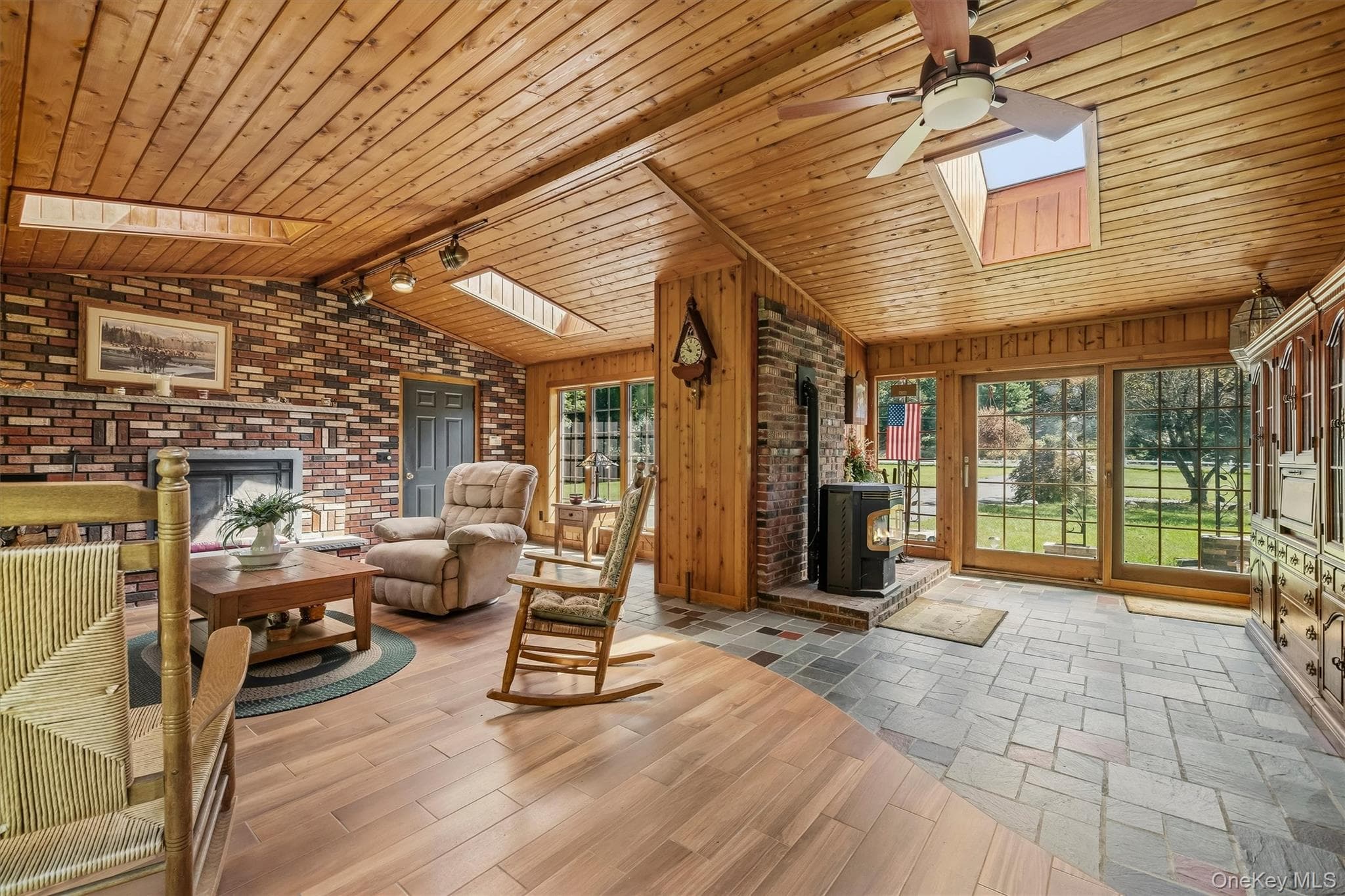 379 Neversink Drive thumbnail 13