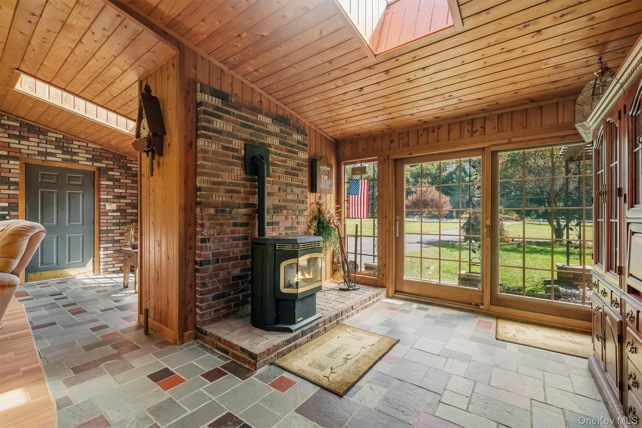 379 Neversink Drive thumbnail 10