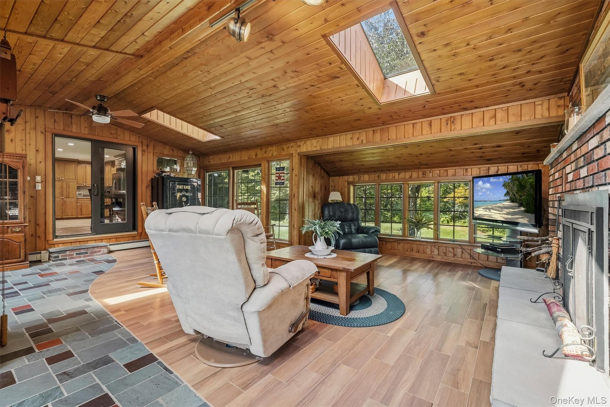 379 Neversink Drive thumbnail 16