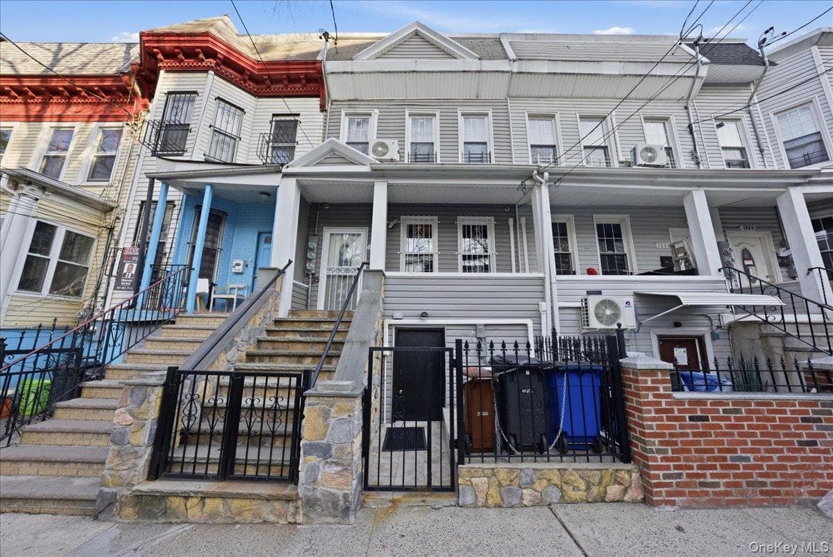 1268 Findlay Avenue thumbnail 3