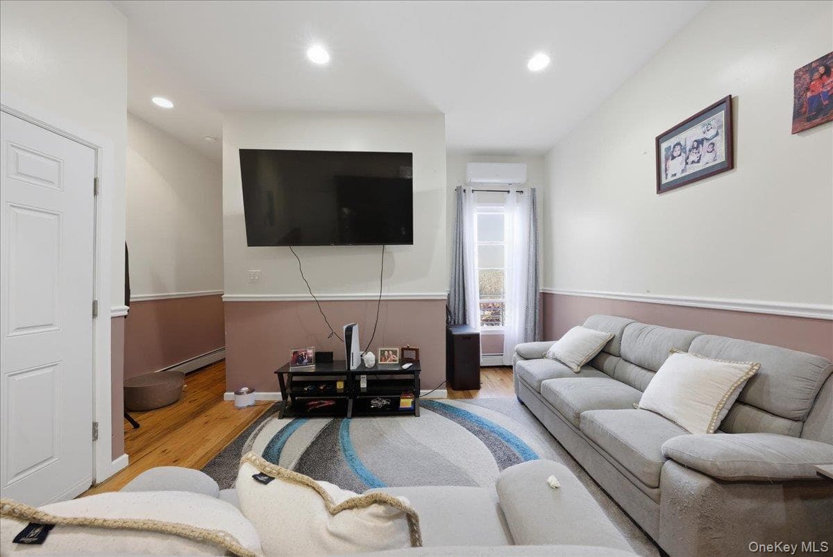 1268 Findlay Avenue thumbnail 16
