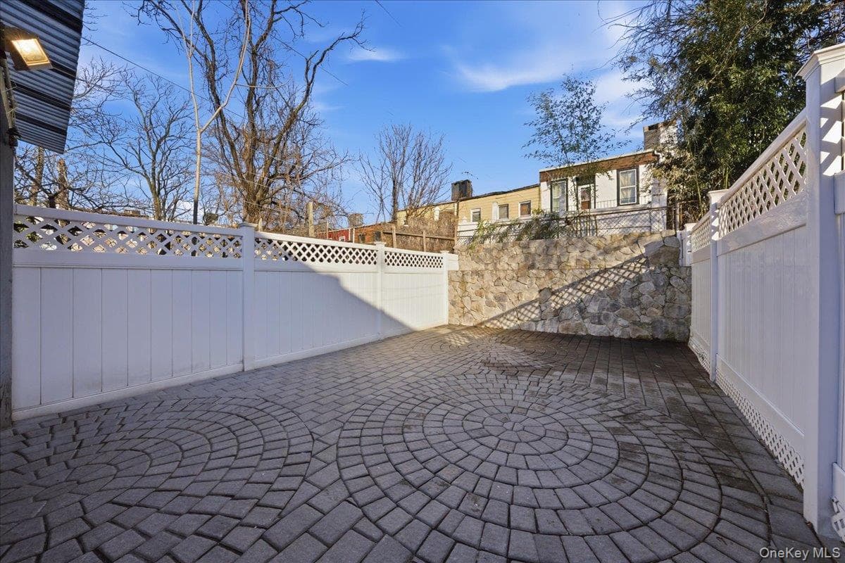 1268 Findlay Avenue thumbnail 28