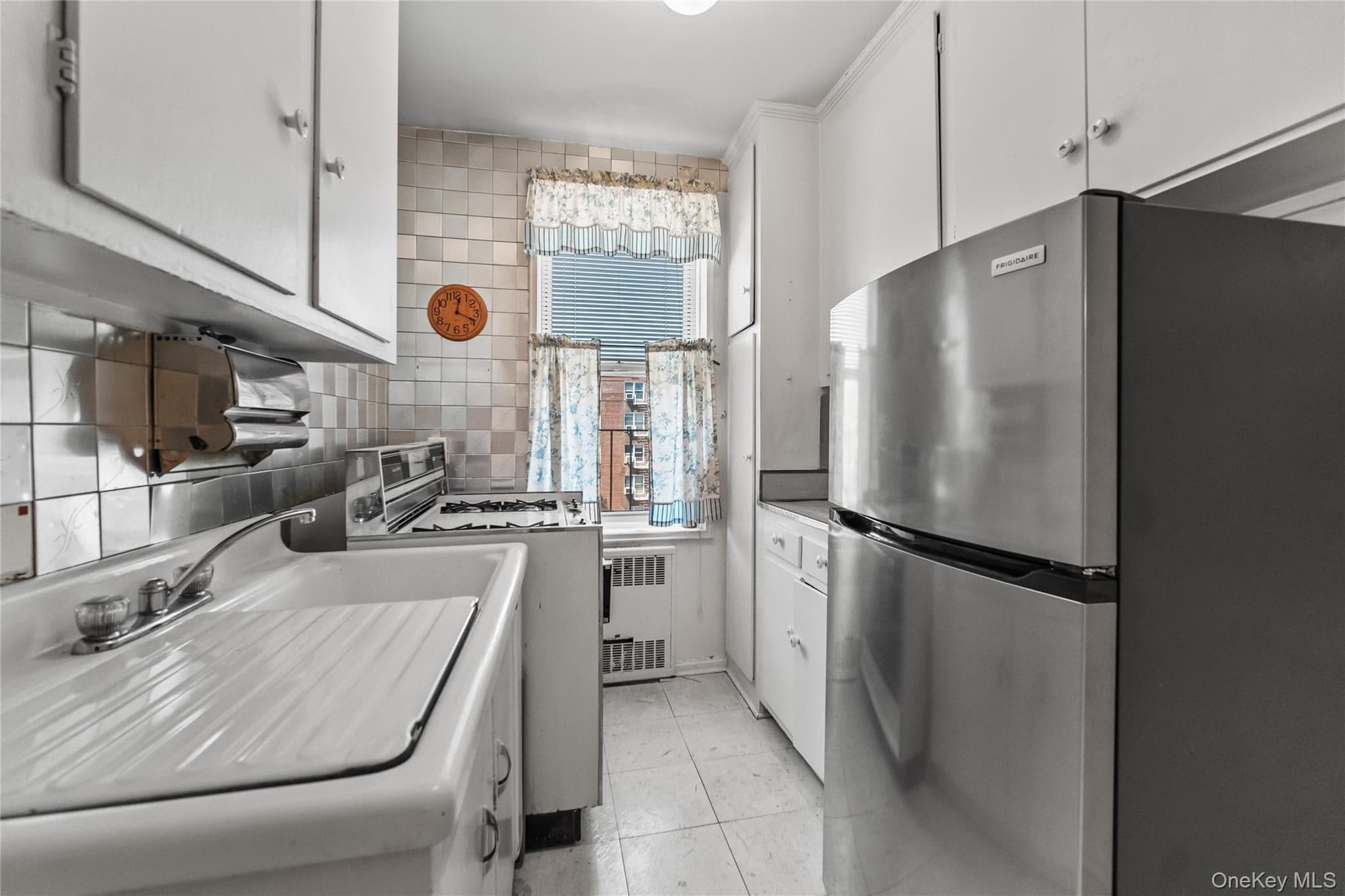 501 Riverdale Ave Unit: 4C thumbnail 9