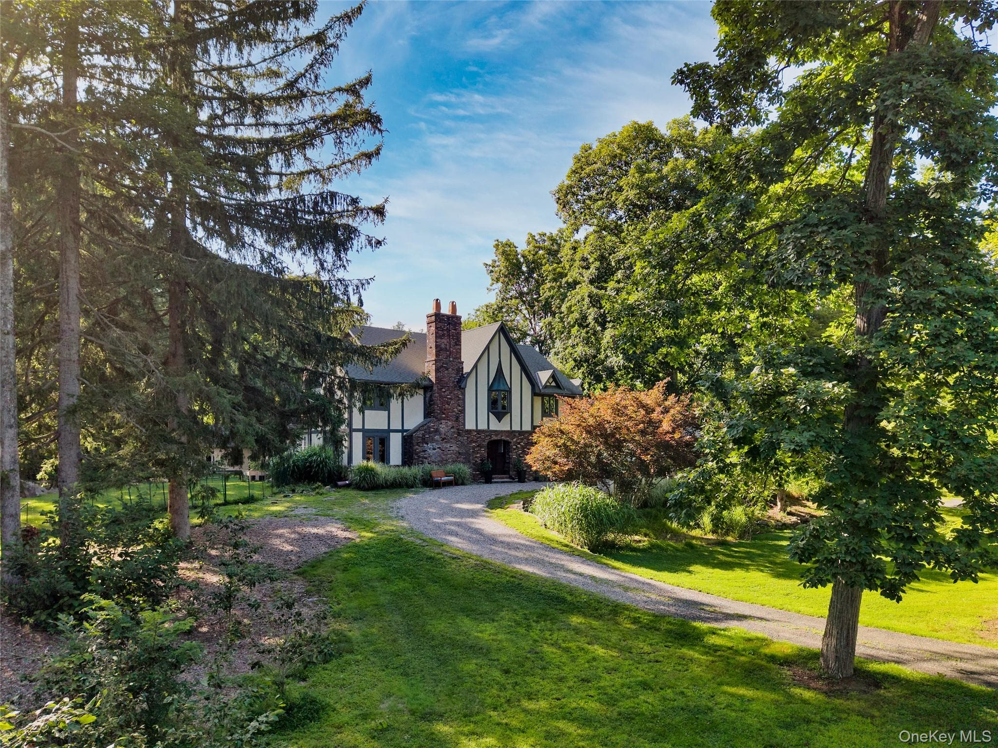 102 W Lake Road, Tuxedo Park
