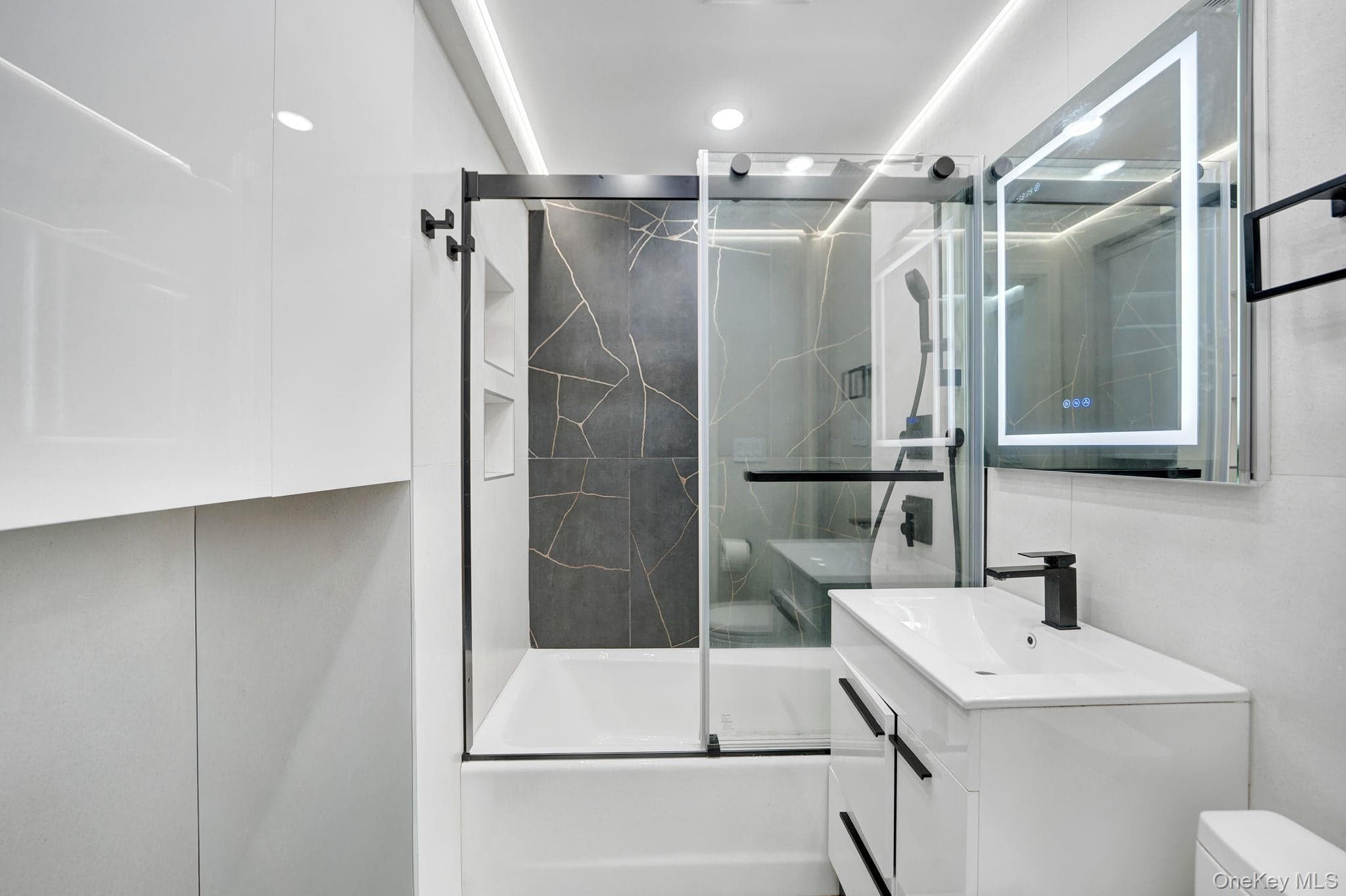 98-25 64th Road Unit: 2B thumbnail 22