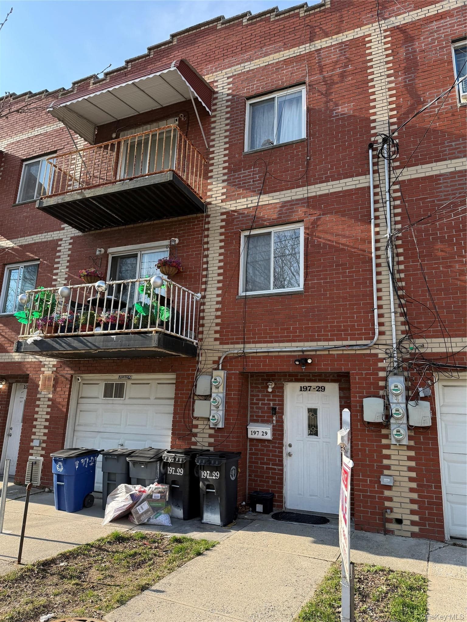197-29 Hiawatha Avenue photo 1