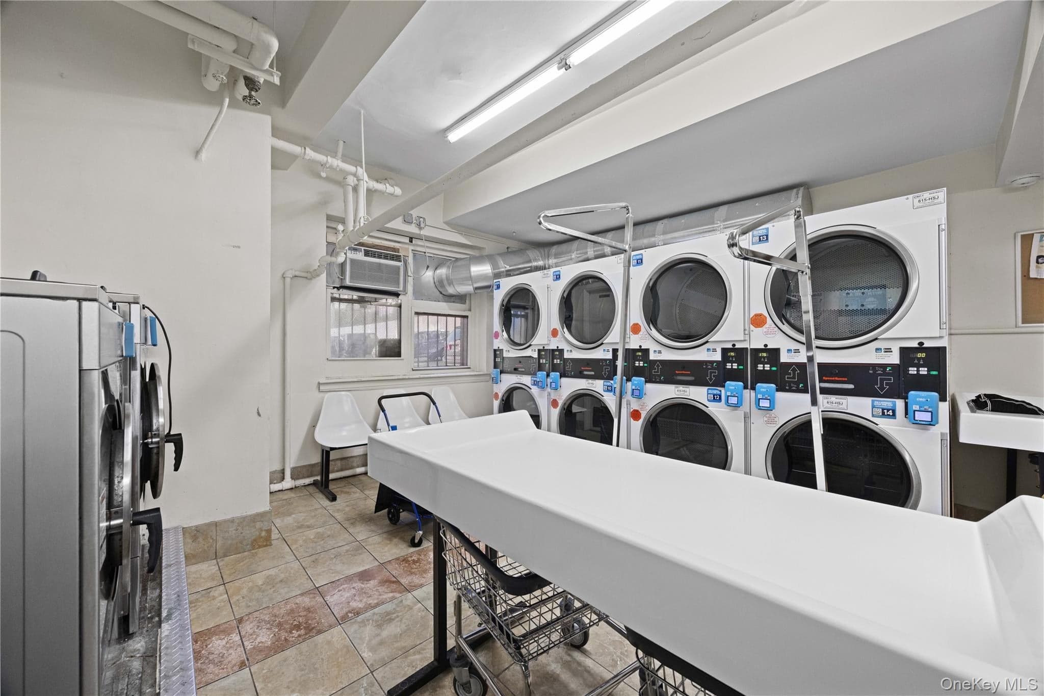 480 Riverdale Ave Unit: 2U thumbnail 16