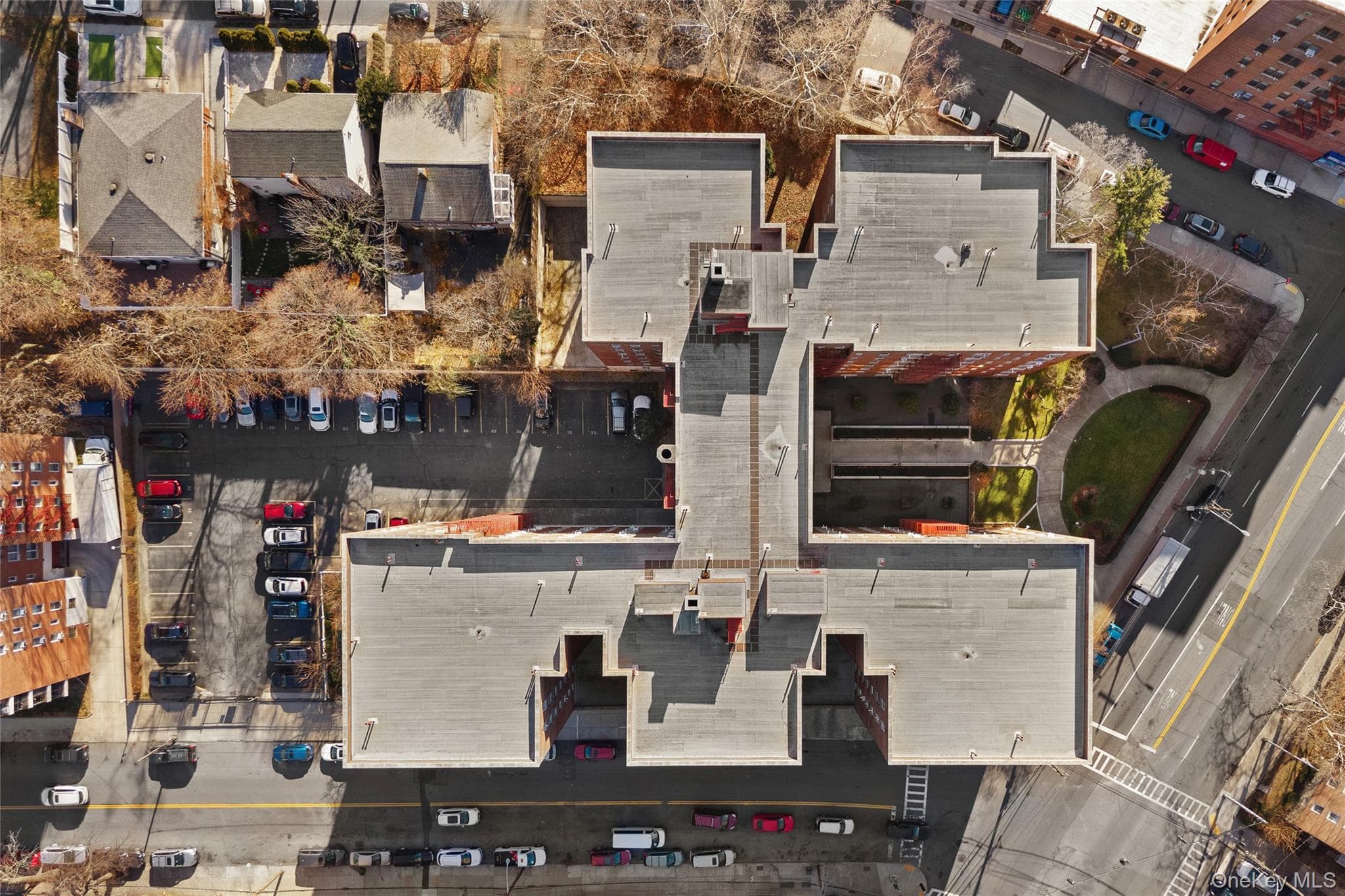 480 Riverdale Ave Unit: 2U thumbnail 18