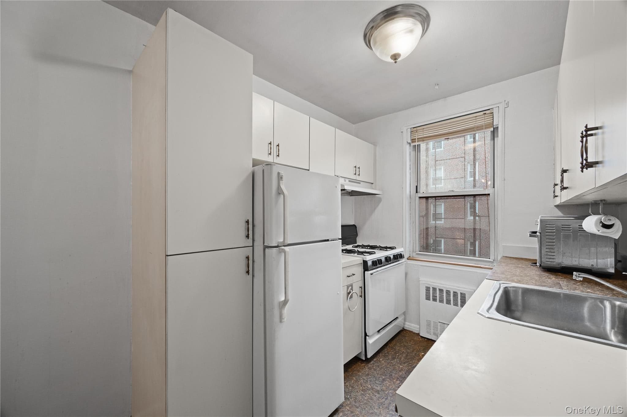 480 Riverdale Ave Unit: 2U thumbnail 11