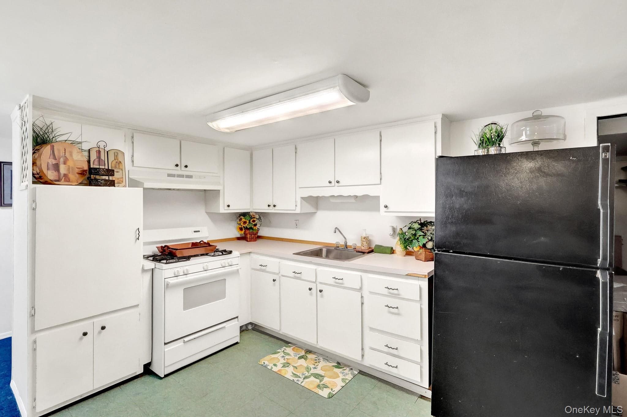 408 Oceanside Street thumbnail 24