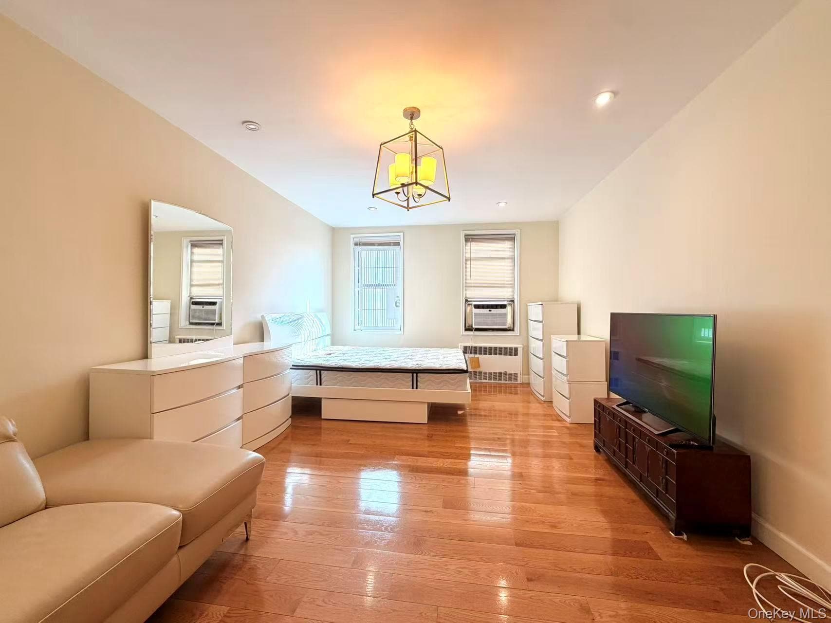 85-14 Broadway Unit: 3L thumbnail 3