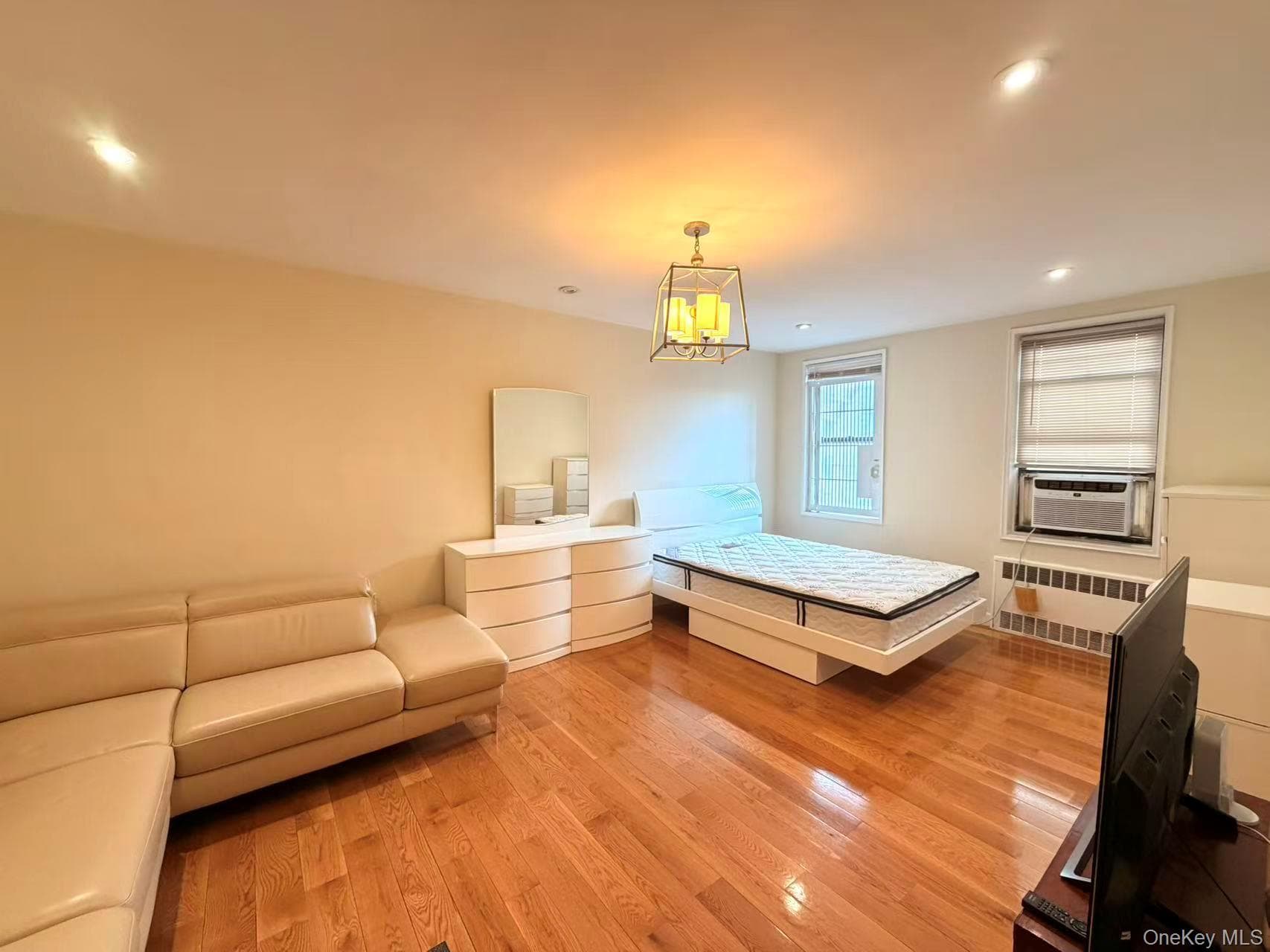 85-14 Broadway Unit: 3L thumbnail 2