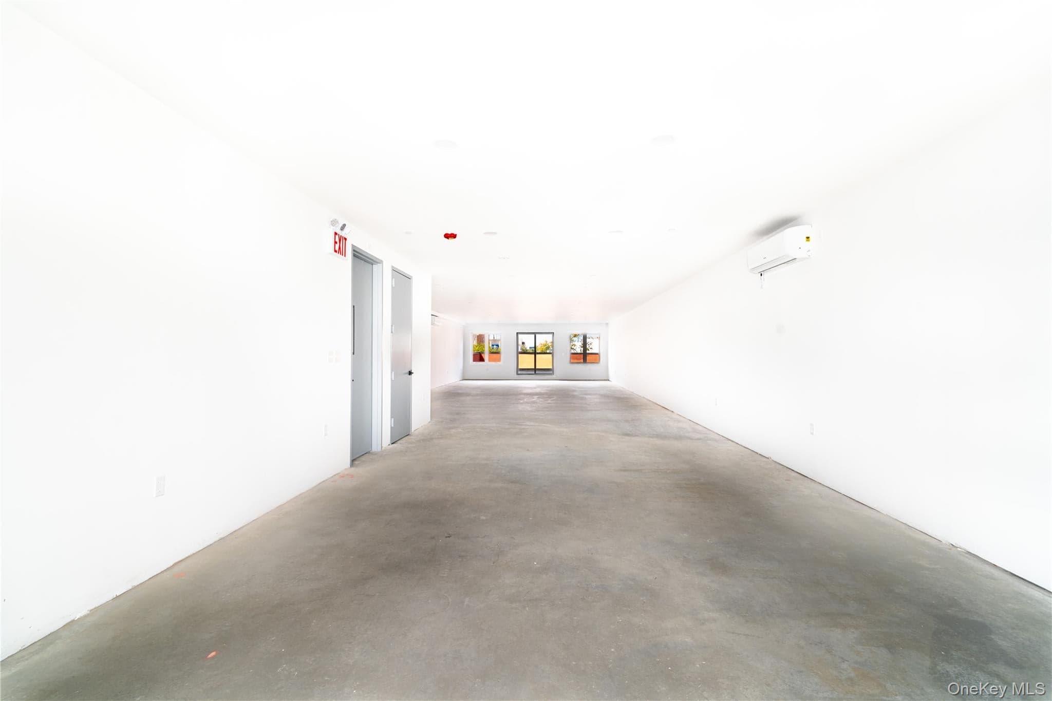 18-26 Steinway Street thumbnail 10