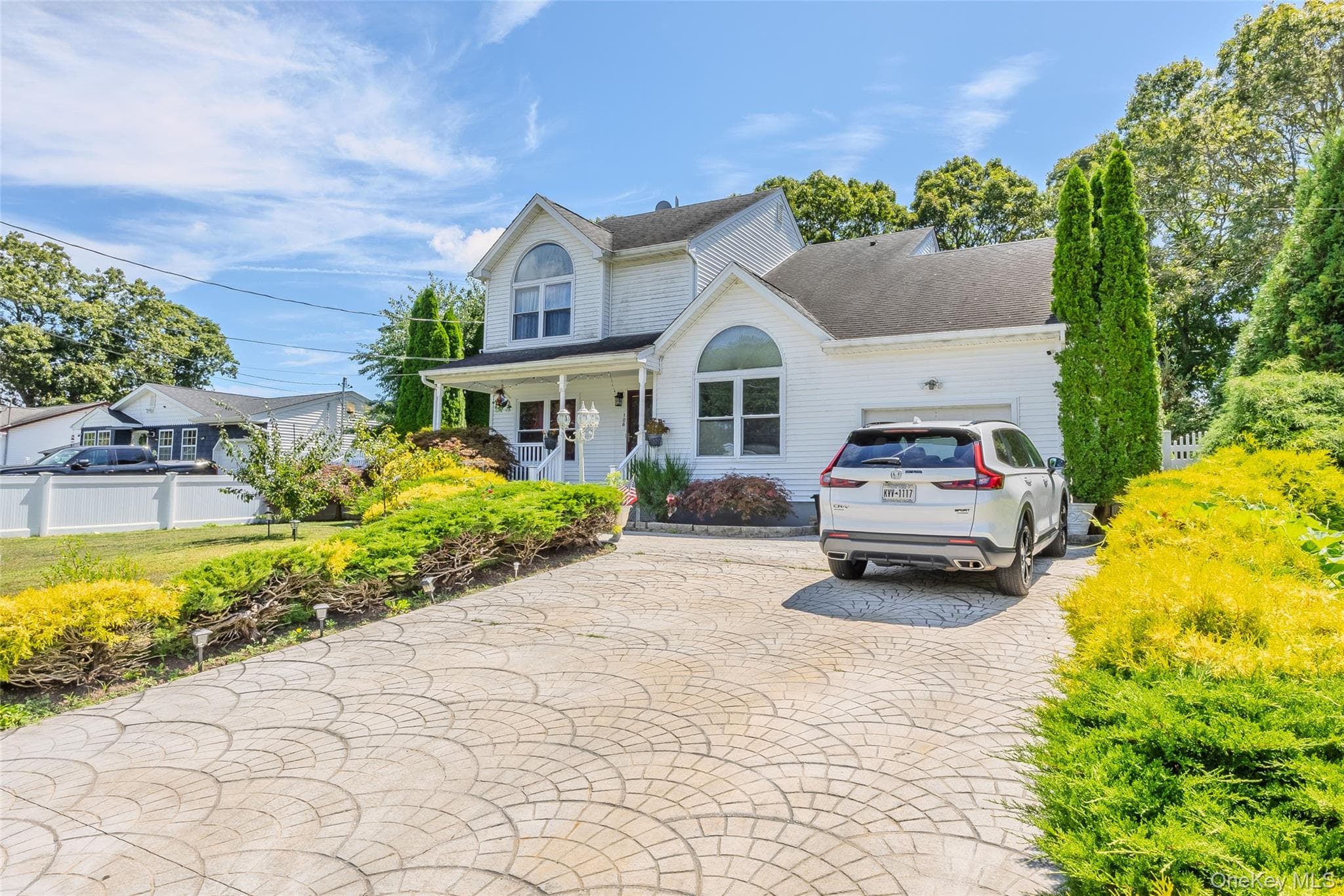 106 Chanel Drive photo 1