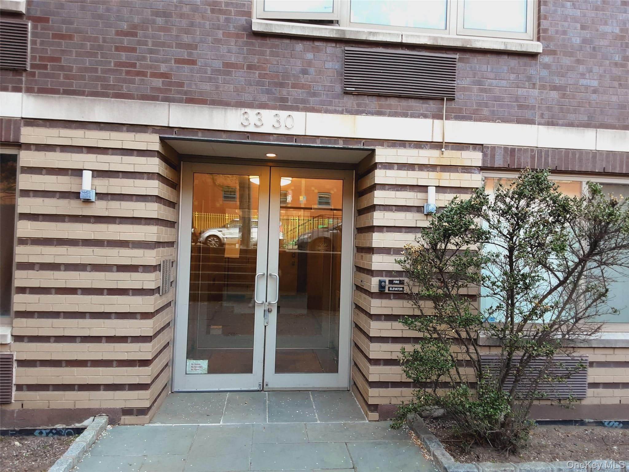 3330 61st Street Unit: 303 thumbnail 23