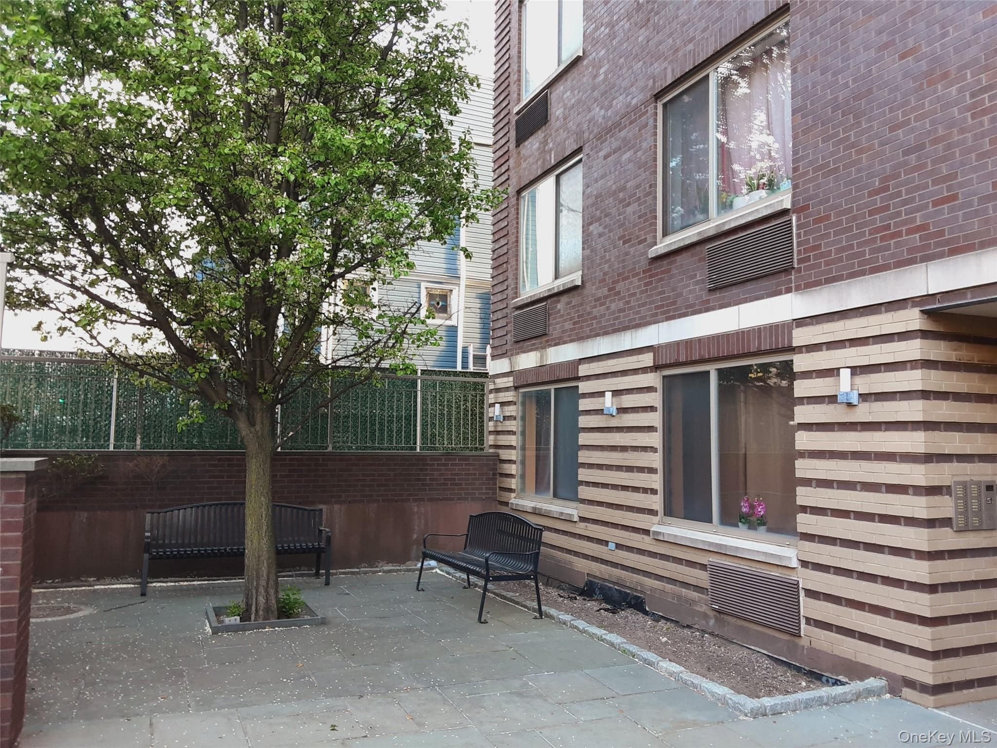 3330 61st Street Unit: 303 thumbnail 24