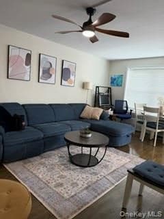 47-27 Little Neck Pkwy Little Neck Pkwy Pkwy Unit: 3G thumbnail 4