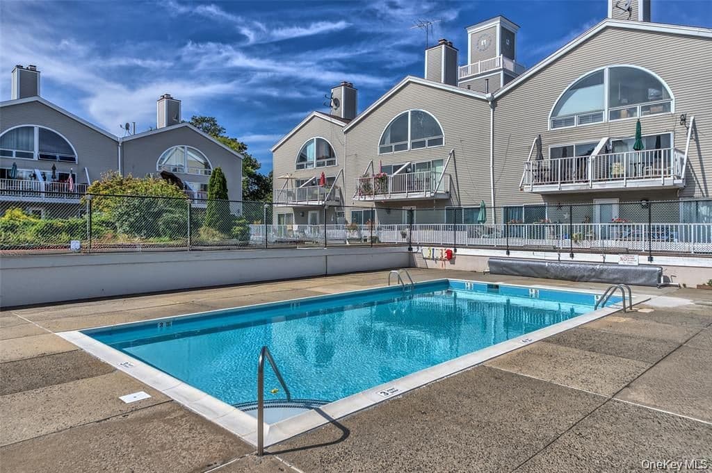 18 Windward Lane Unit: 17, Bronx